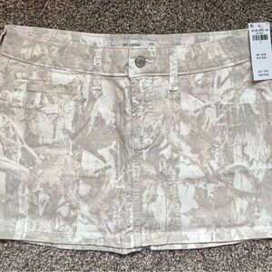 Hollister Twill Camo Mini Skirt, size 2
